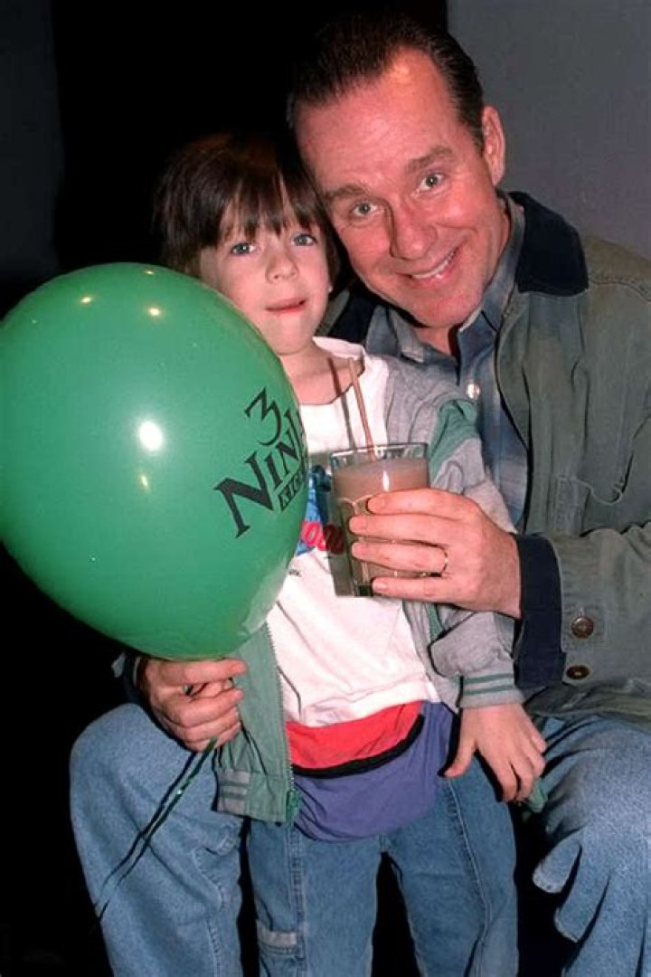 Sean Edward Hartman How rich is Phil Hartmans son? Wiki